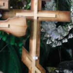 Крест христианский коричневый